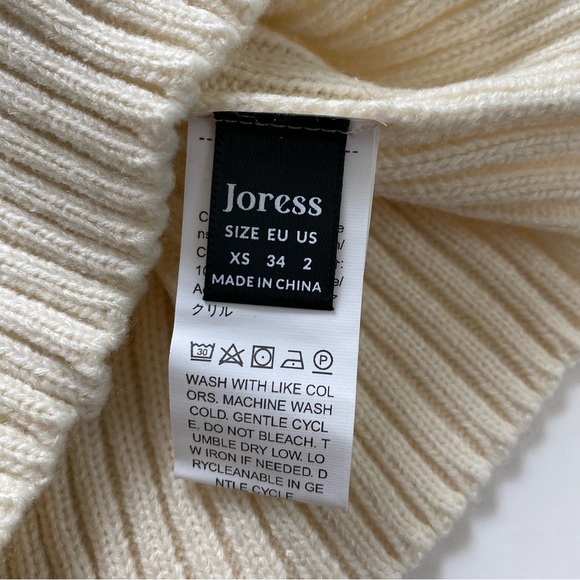 JORESS, SMALL, CREAM COLOR TOP, SLEEVELESS, SOFT MATERIAL - Picture 5 of 8